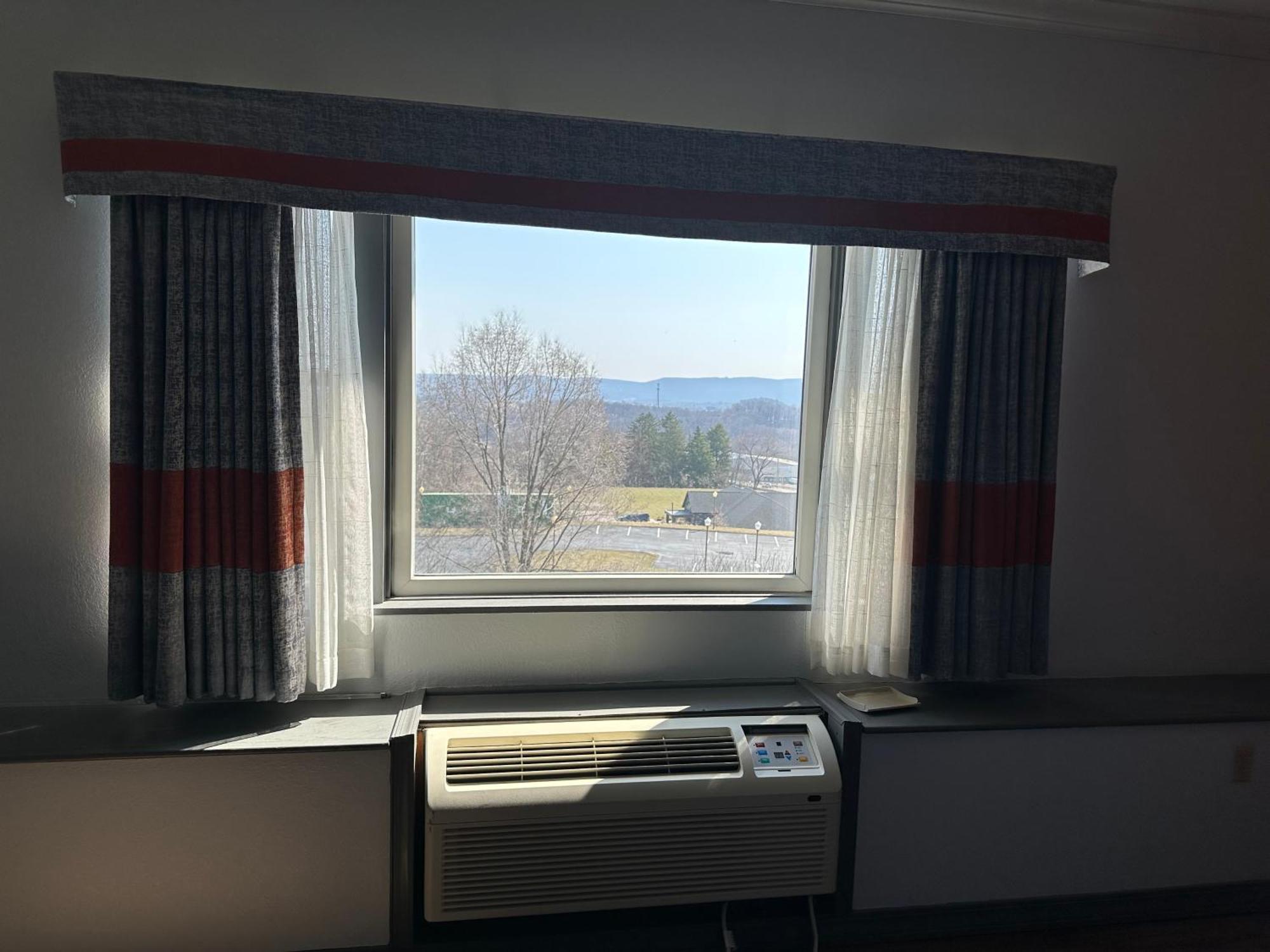 Inn At Mountainview Greensburg Exteriér fotografie